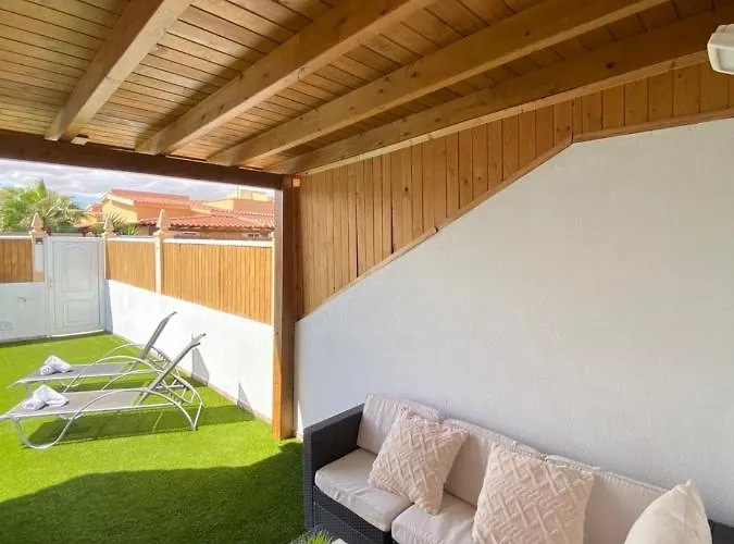 Private Heated Pool Vila *